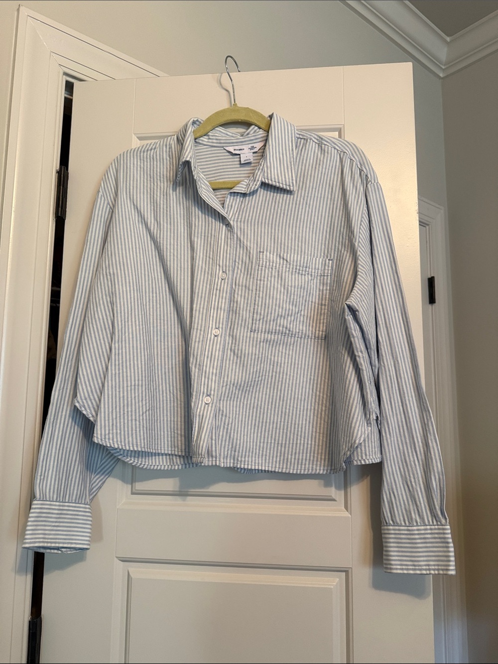 Old Navy Blue and White Striped Button Down Shirt